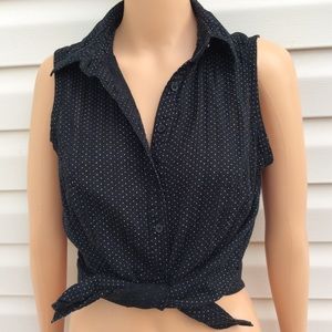 Willi Smith Polka Dot Sleeveles Fitted Button Up